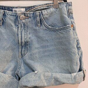 ZARA mid rise shorts